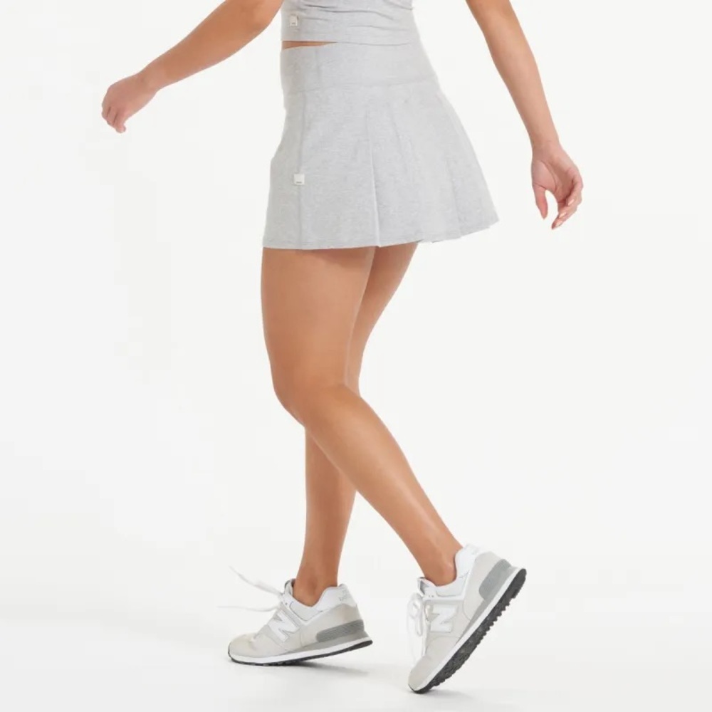 SET! Vuori Halo skirt and tank set sz M